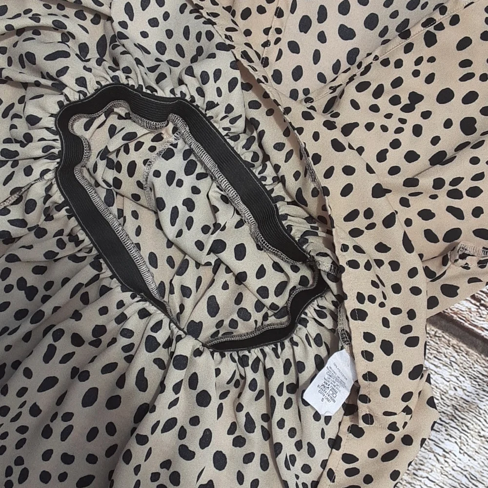 SOLD Dressy top - Picture 4 of 4